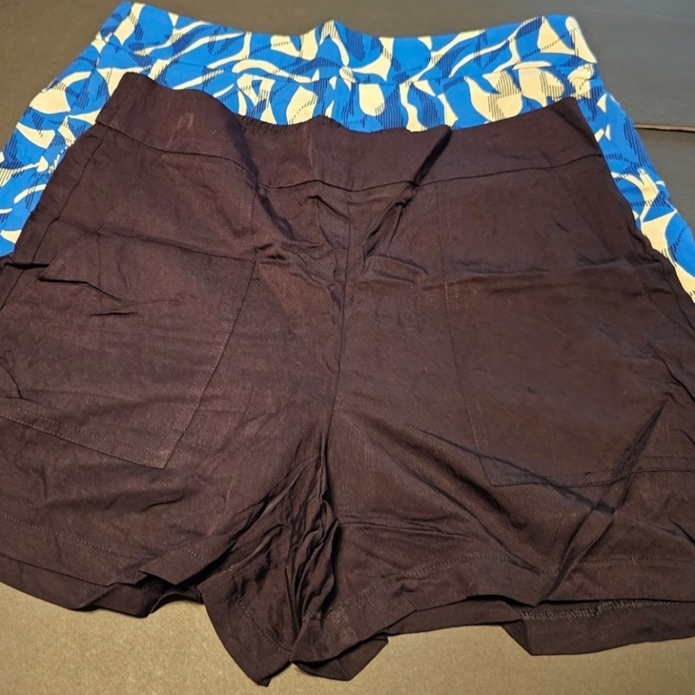 2pr Of Nine West Blue and White Patterned High Waist Shorts
